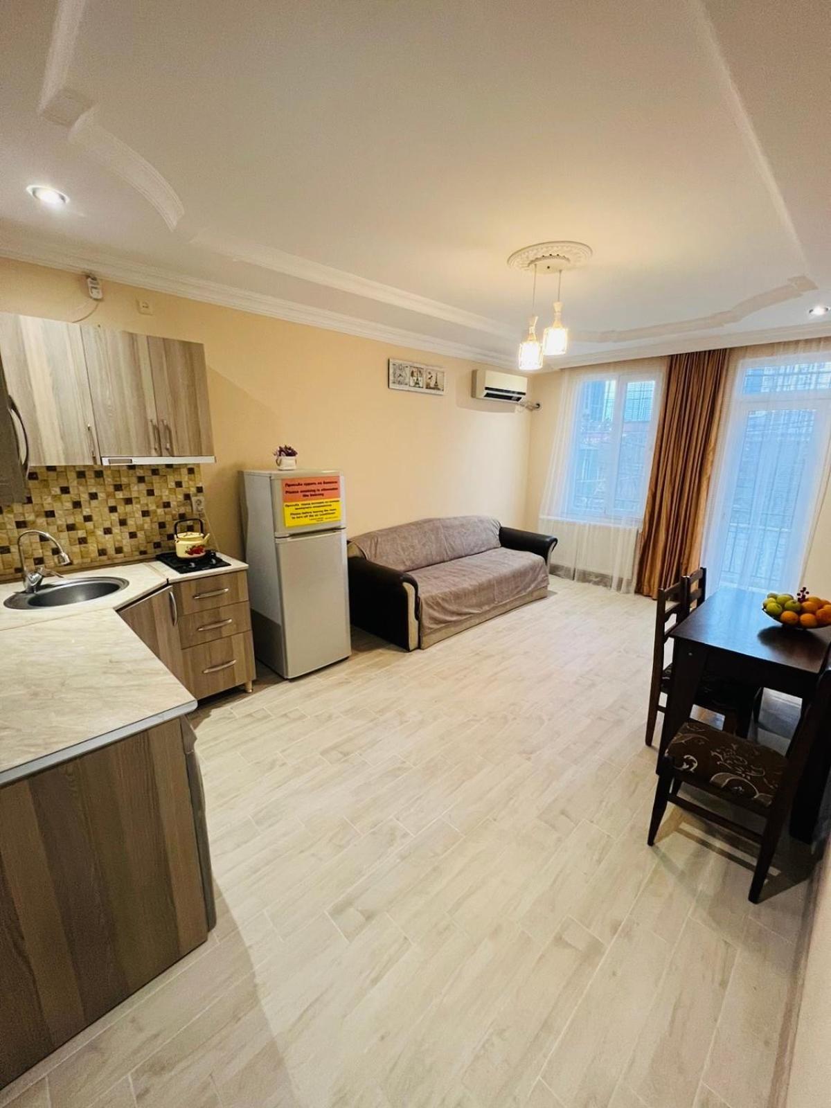 Aparthotel My Home バトゥーミ エクステリア 写真
