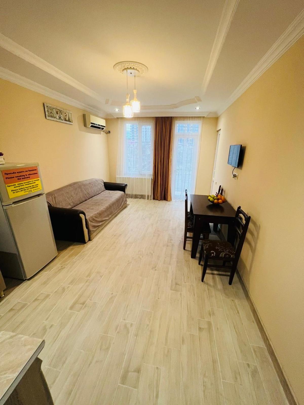 Aparthotel My Home バトゥーミ エクステリア 写真