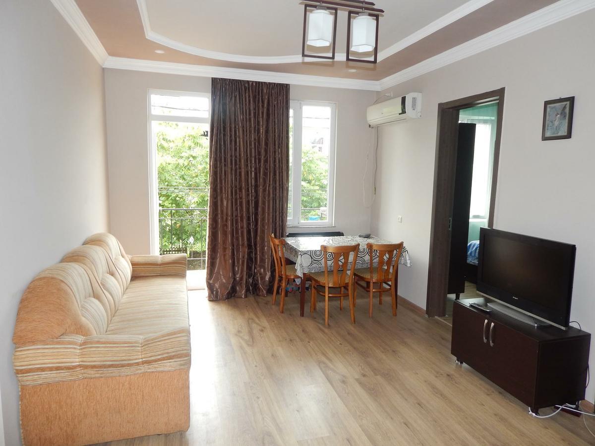 Aparthotel My Home バトゥーミ エクステリア 写真