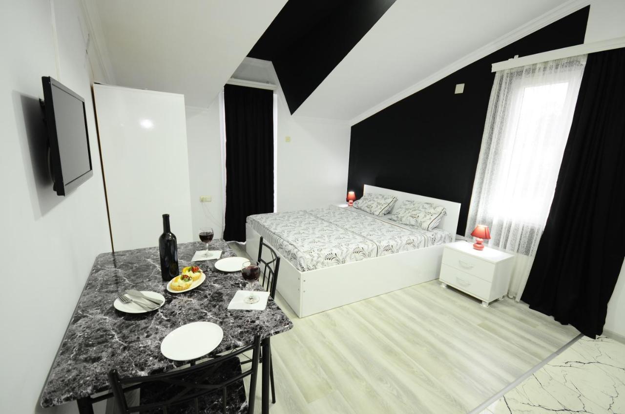 Aparthotel My Home バトゥーミ エクステリア 写真
