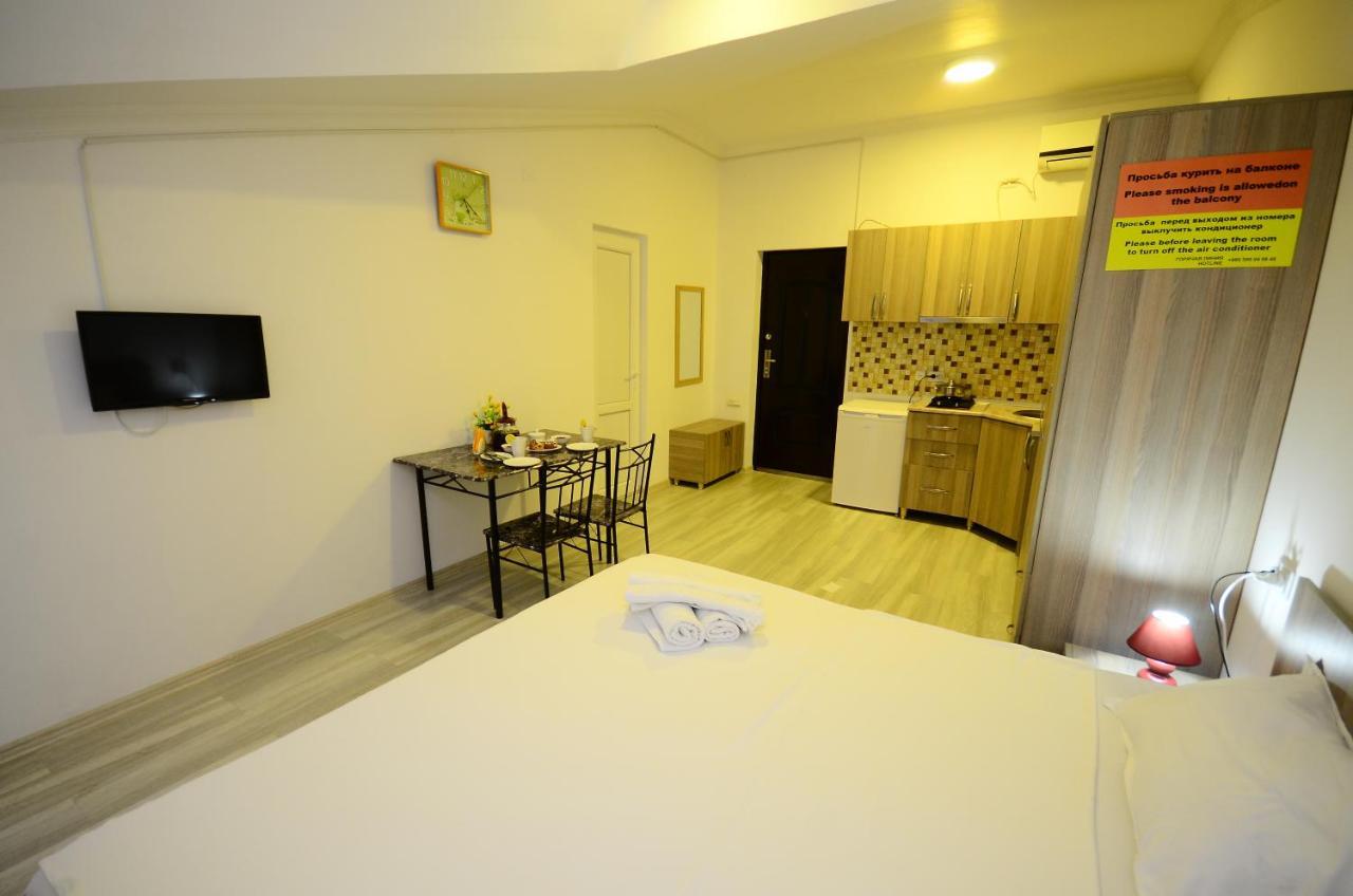 Aparthotel My Home バトゥーミ エクステリア 写真