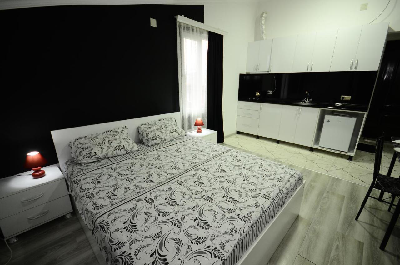 Aparthotel My Home バトゥーミ エクステリア 写真