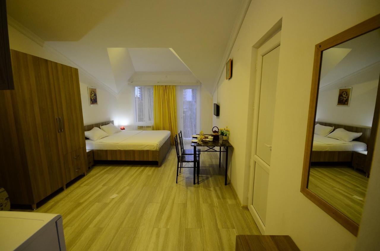 Aparthotel My Home バトゥーミ エクステリア 写真