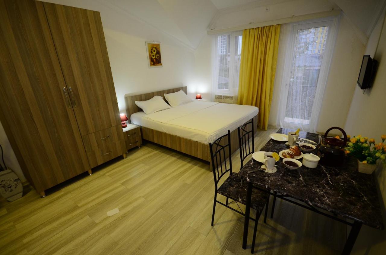 Aparthotel My Home バトゥーミ エクステリア 写真