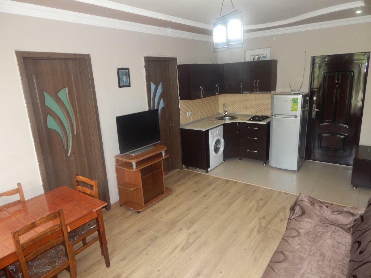 Aparthotel My Home バトゥーミ エクステリア 写真