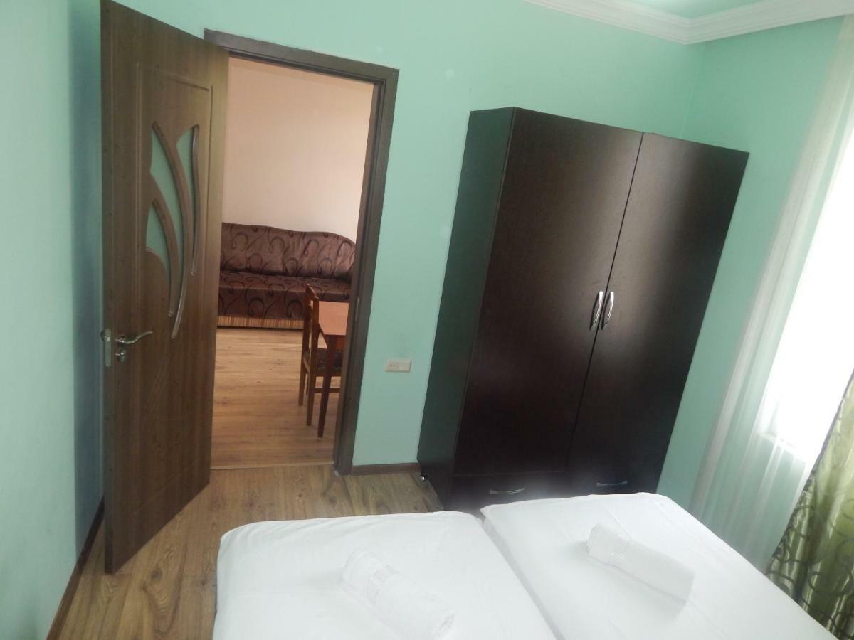 Aparthotel My Home バトゥーミ エクステリア 写真