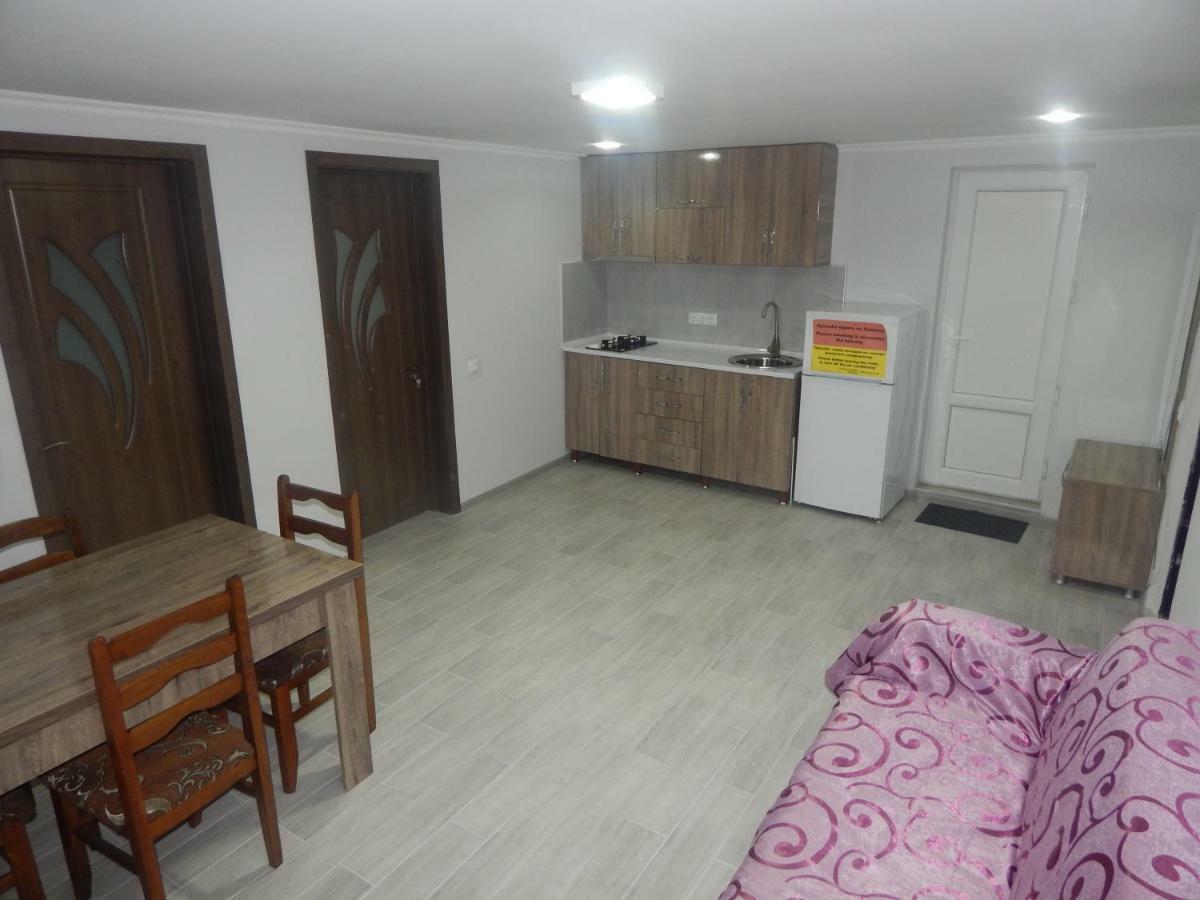 Aparthotel My Home バトゥーミ エクステリア 写真